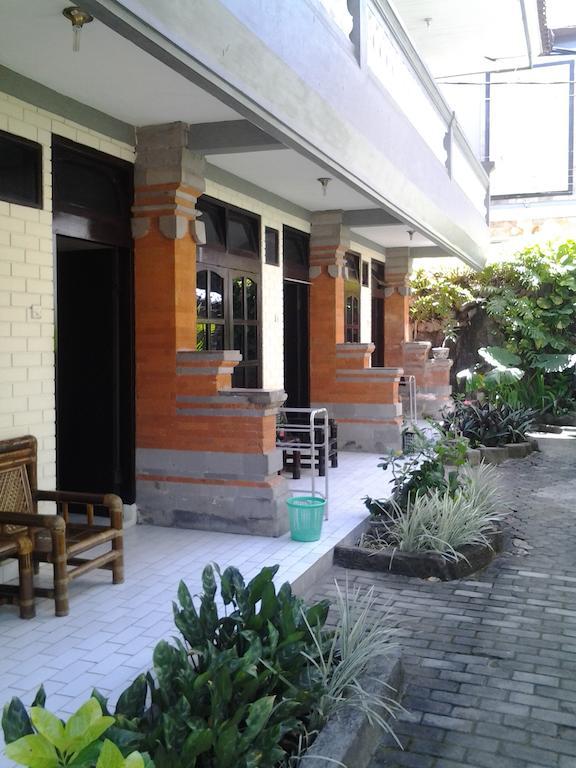 Mahendra Beach Inn Kuta Lombok Quarto foto