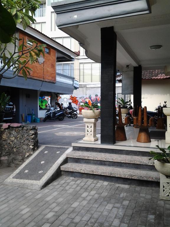 Mahendra Beach Inn Kuta Lombok Exterior foto