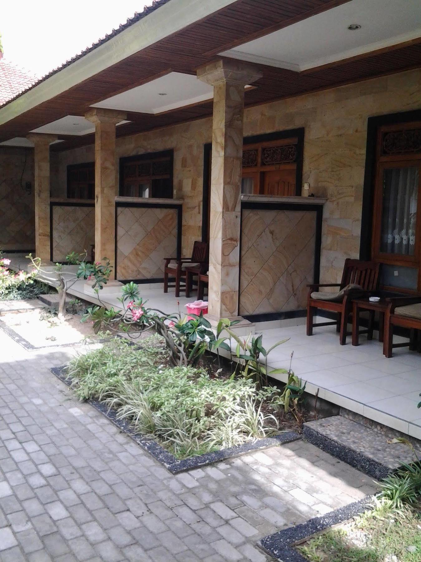 Mahendra Beach Inn Kuta Lombok Exterior foto