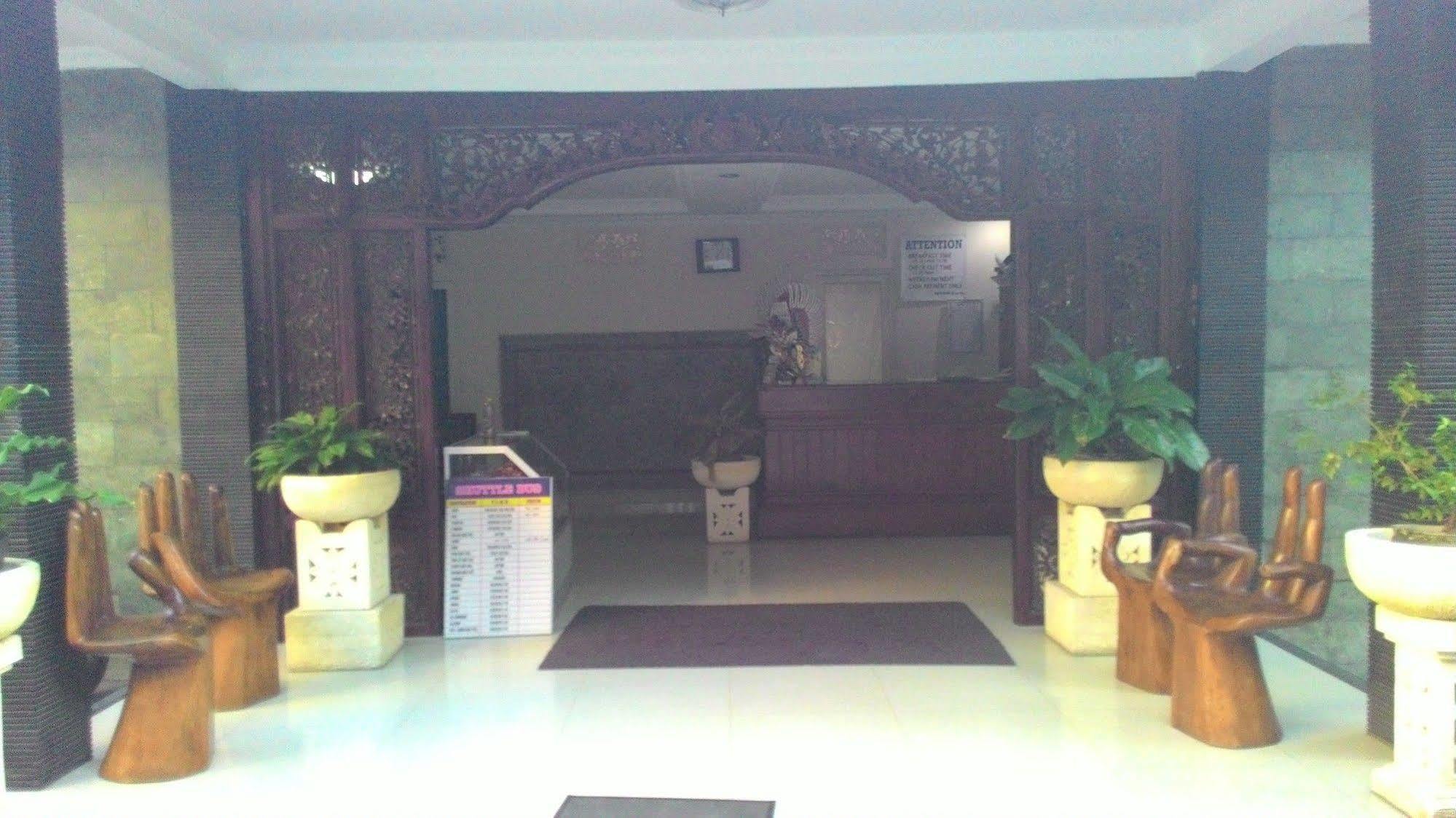 Mahendra Beach Inn Kuta Lombok Exterior foto